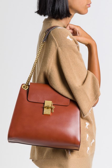 Women Annie Medium Shoulder Bag disponibile su gaudenziboutique.com