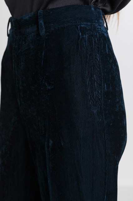 Women Fluid Trousers in Needlecord disponibile su gaudenziboutique.com