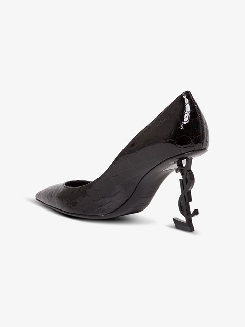 opyum pump in patent leather with black heel