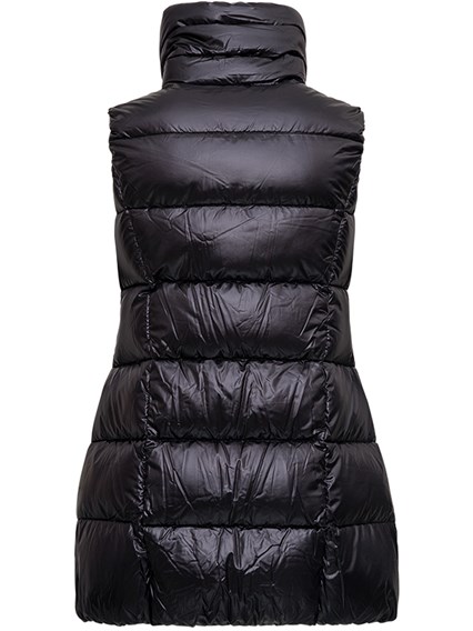 sleeveless black jacket