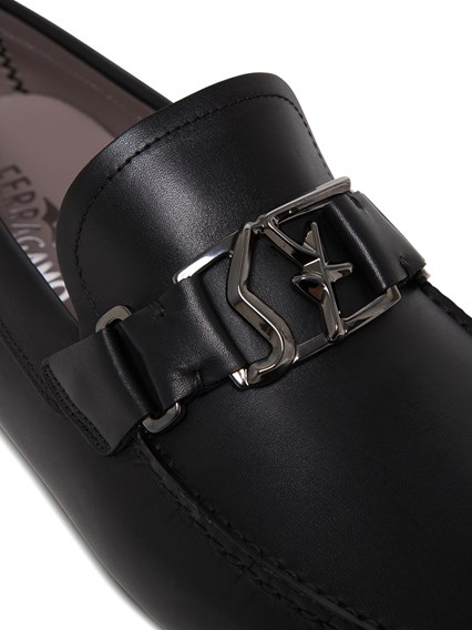 Mocassino Driver in Pelle Nera SALVATORE FERRAGAMO Prezzo | Gaudenzi  Boutique