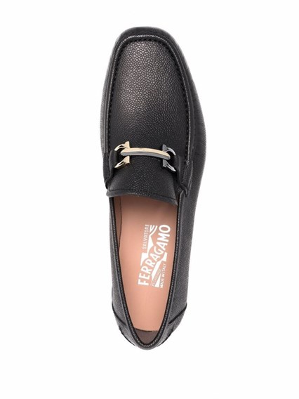 Mocassini Neri in Pelle Martellata con Fibbia in Metallo Salvatoe Ferragamo  Uomo SALVATORE FERRAGAMO Prezzo | Gaudenzi Boutique